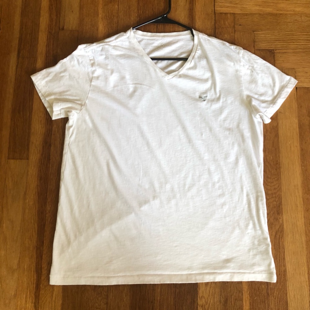 Men’s V-neck T-Shirt Size L